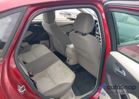 2013 Ford Focus Se z USA, uszkodzony, nr VIN 1FADP3F24DL142806